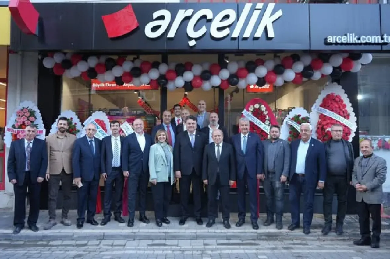 Edremit ve Havranlı Yetkililerden Arçelik Bayisi Açılışına Anlamlı Destek Edremit ve Havranlı Yetkililerden Arçelik Bayisi Açılışına Anlamlı Destek