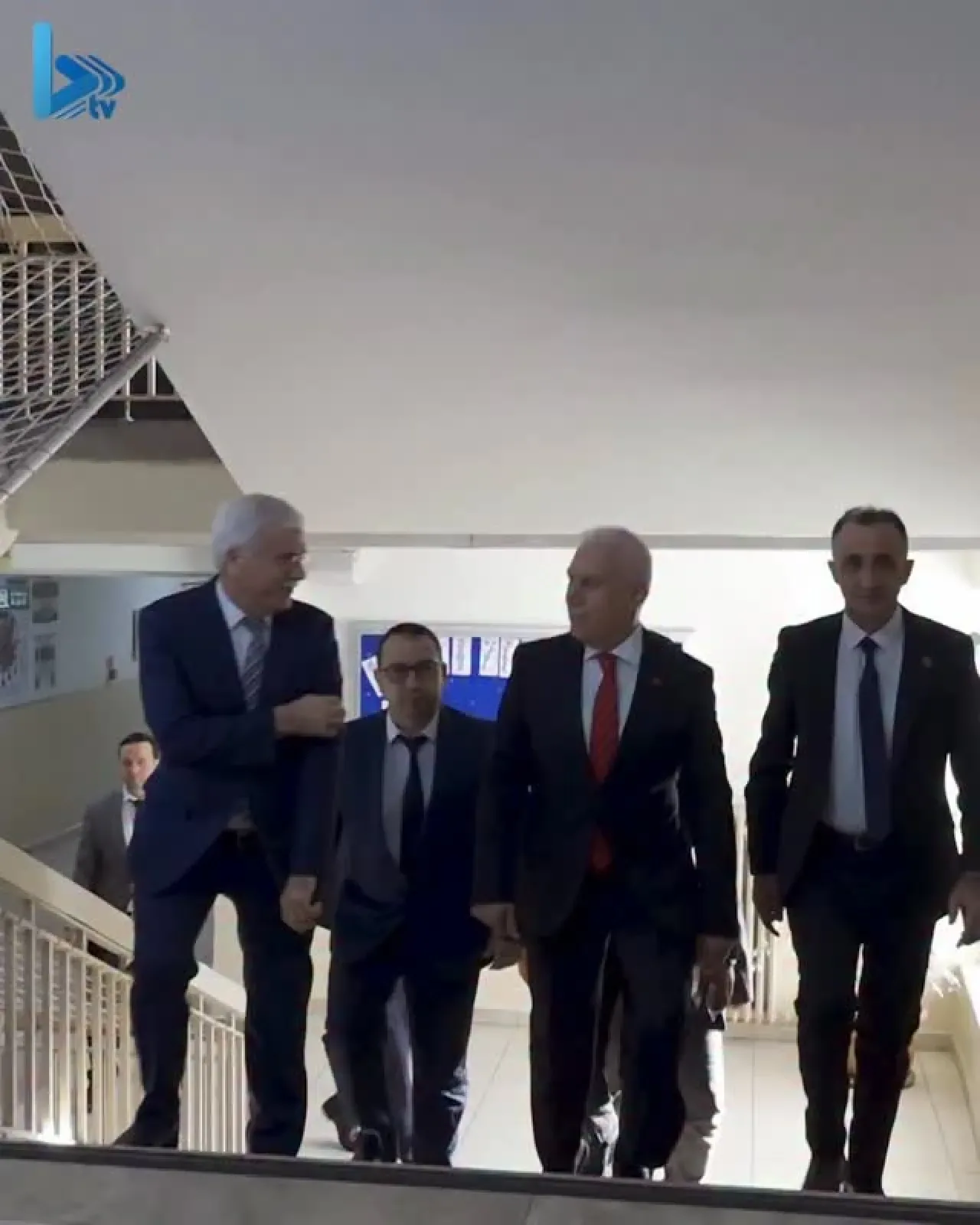 Bursa Büyükşehir Belediye Başkanı Bozbey, Öğretmenler Günü'nde Okul Ziyaretlerinde Bulundu Bursa Büyükşehir Belediye Başkanı Bozbey, Öğretmenler Günü'nde Okul Ziyaretlerinde Bulundu