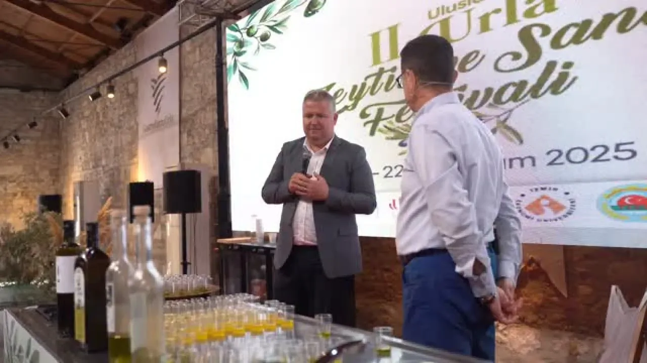 3. Uluslararası Urla Zeytin ve Sanat Festivali Unutulmaz Anlara Sahne Oldu 3. Uluslararası Urla Zeytin ve Sanat Festivali Unutulmaz Anlara Sahne Oldu