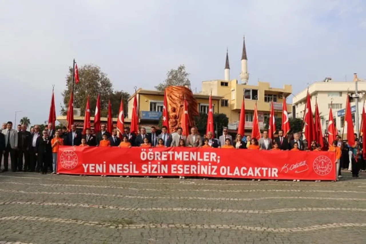 Gazipaşa'da 24 Kasım Öğretmenler Günü Coşkuyla Kutlandı Gazipaşa'da 24 Kasım Öğretmenler Günü Coşkuyla Kutlandı