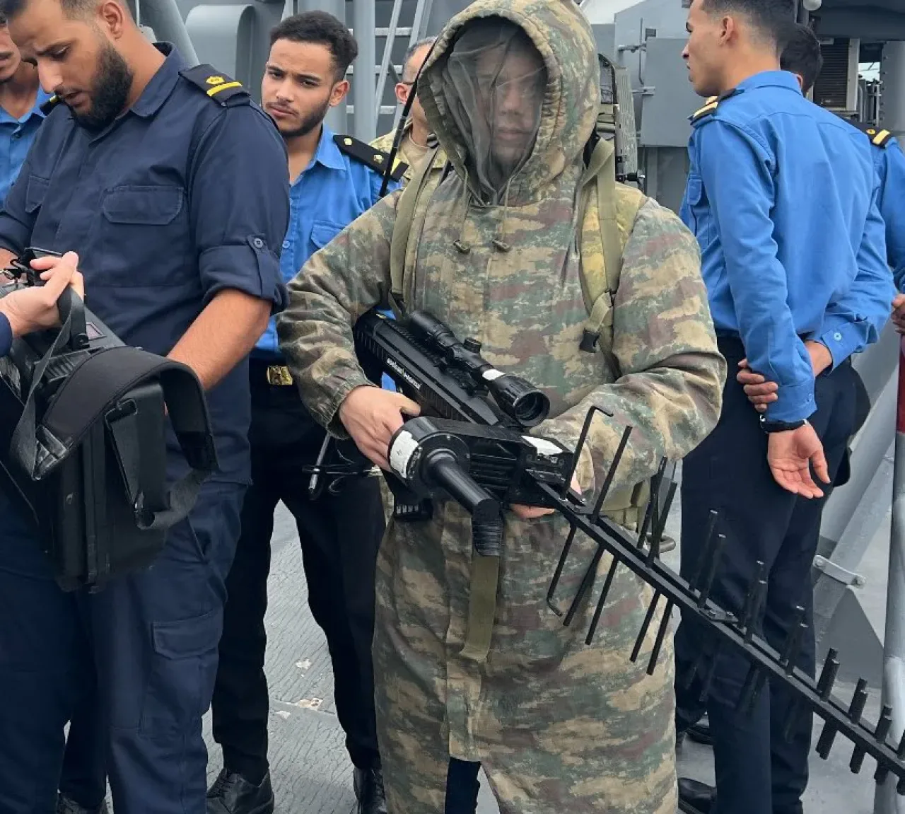 Türk Savunma Sanayisi Libya'da: Deniz Kuvvetleri Personeli ASELSAN İHA'sı ile Görevde Türk Savunma Sanayisi Libya'da: Deniz Kuvvetleri Personeli ASELSAN İHA'sı ile Görevde