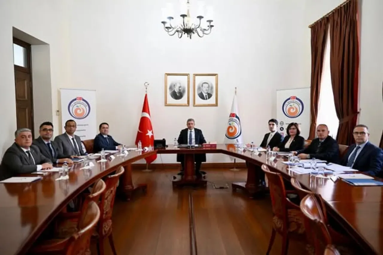 Akseki'de Üniversite Öğrencilerinin Barınma Sorunu Masaya Yatırıldı Akseki'de Üniversite Öğrencilerinin Barınma Sorunu Masaya Yatırıldı