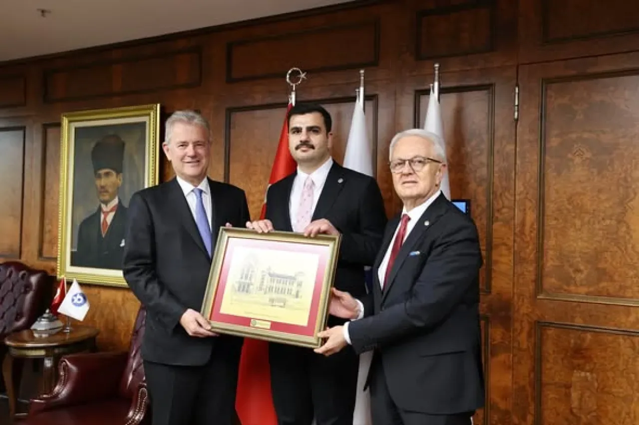 AK Parti Genel Sekreteri İnan, İzmir Ticaret Odası'nı Ziyaret Etti AK Parti Genel Sekreteri İnan, İzmir Ticaret Odası'nı Ziyaret Etti