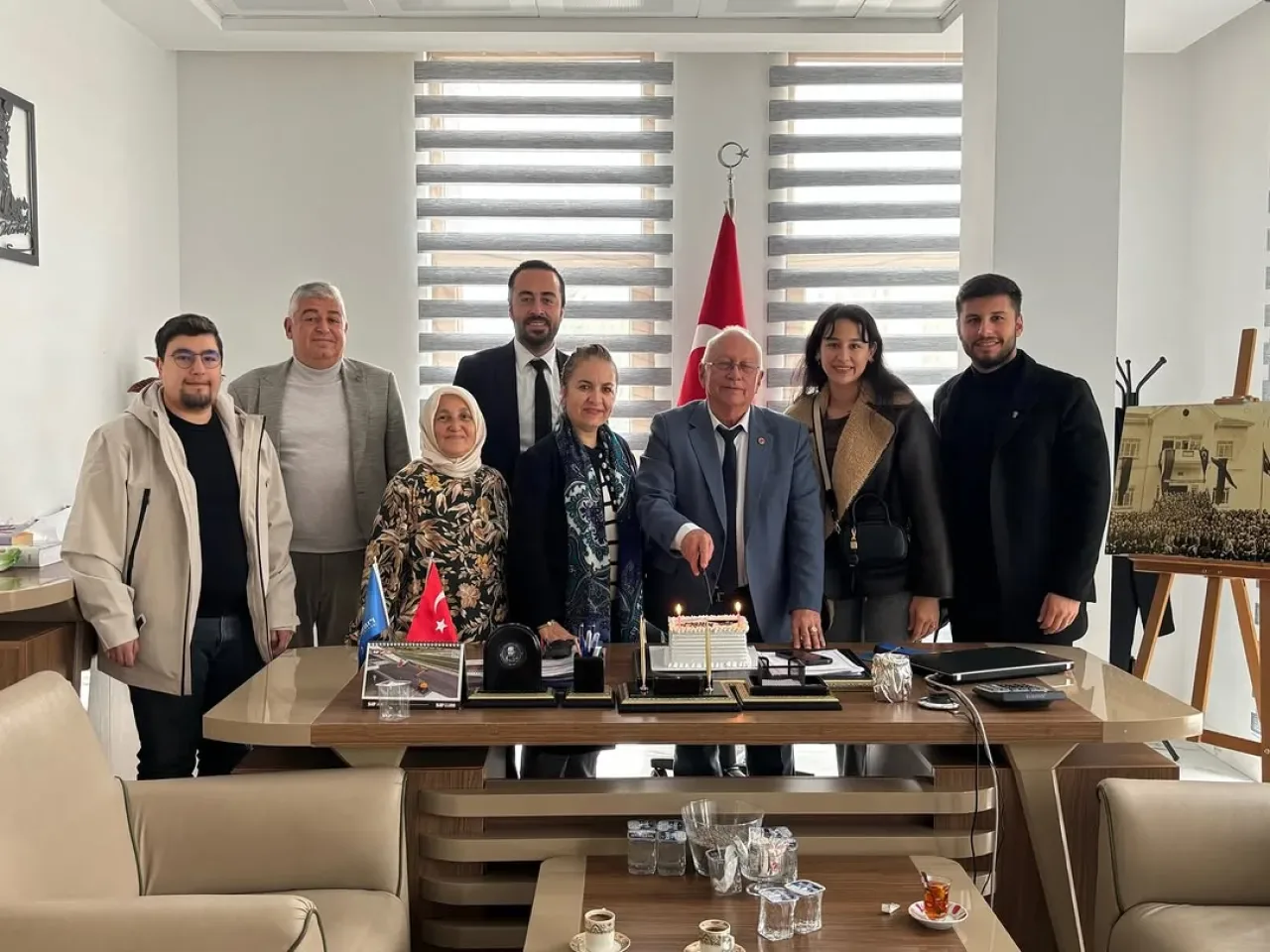 CHP'li Heyet Beypazarı Belediye Başkan Yardımcısı Sezai Tolunay'ı Ziyaret Etti CHP'li Heyet Beypazarı Belediye Başkan Yardımcısı Sezai Tolunay'ı Ziyaret Etti
