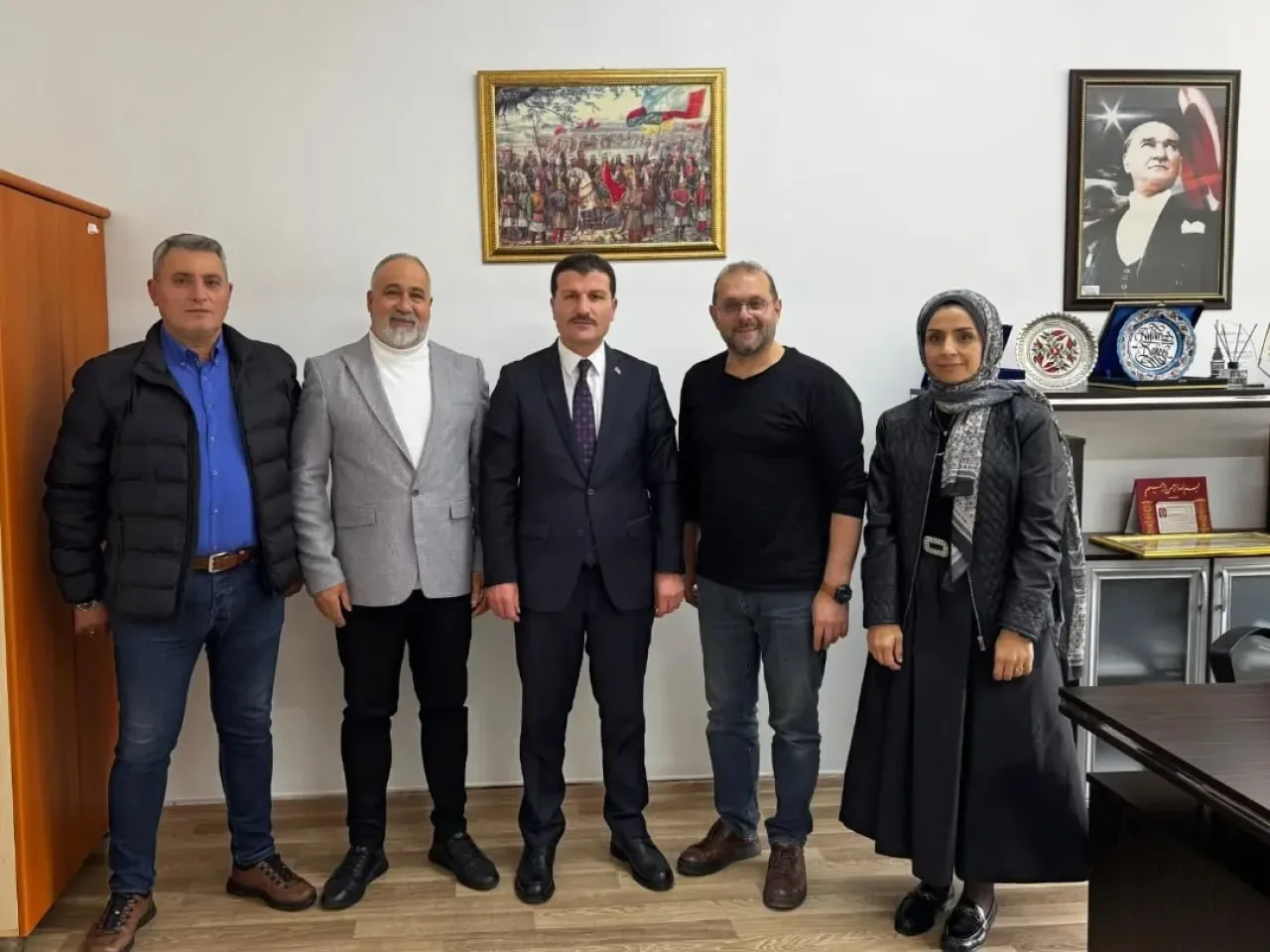 AK Parti Silivri İlçe Teşkilatı, 24 Kasım Öğretmenler Günü'nde Öğretmenleri Ziyaret Etti AK Parti Silivri İlçe Teşkilatı, 24 Kasım Öğretmenler Günü'nde Öğretmenleri Ziyaret Etti