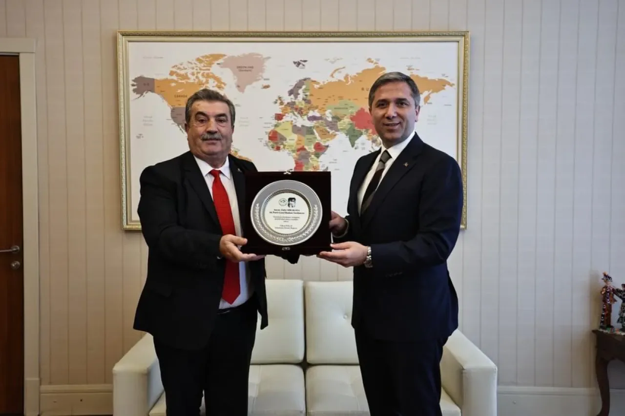 AK Partili Sırakaya, Tokat Reşadiye Saraykışla Köyü Derneği'ni Ziyaret Etti AK Partili Sırakaya, Tokat Reşadiye Saraykışla Köyü Derneği'ni Ziyaret Etti
