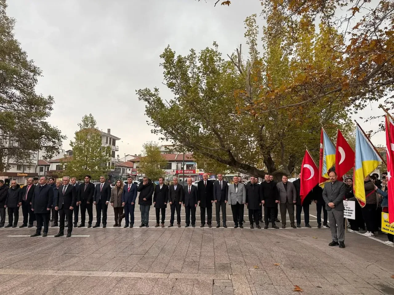 MHP Çubuk İlçe Başkanı Satılmış Ezandemir, 24 Kasım Öğretmenler Günü Töreninde MHP Çubuk İlçe Başkanı Satılmış Ezandemir, 24 Kasım Öğretmenler Günü Töreninde