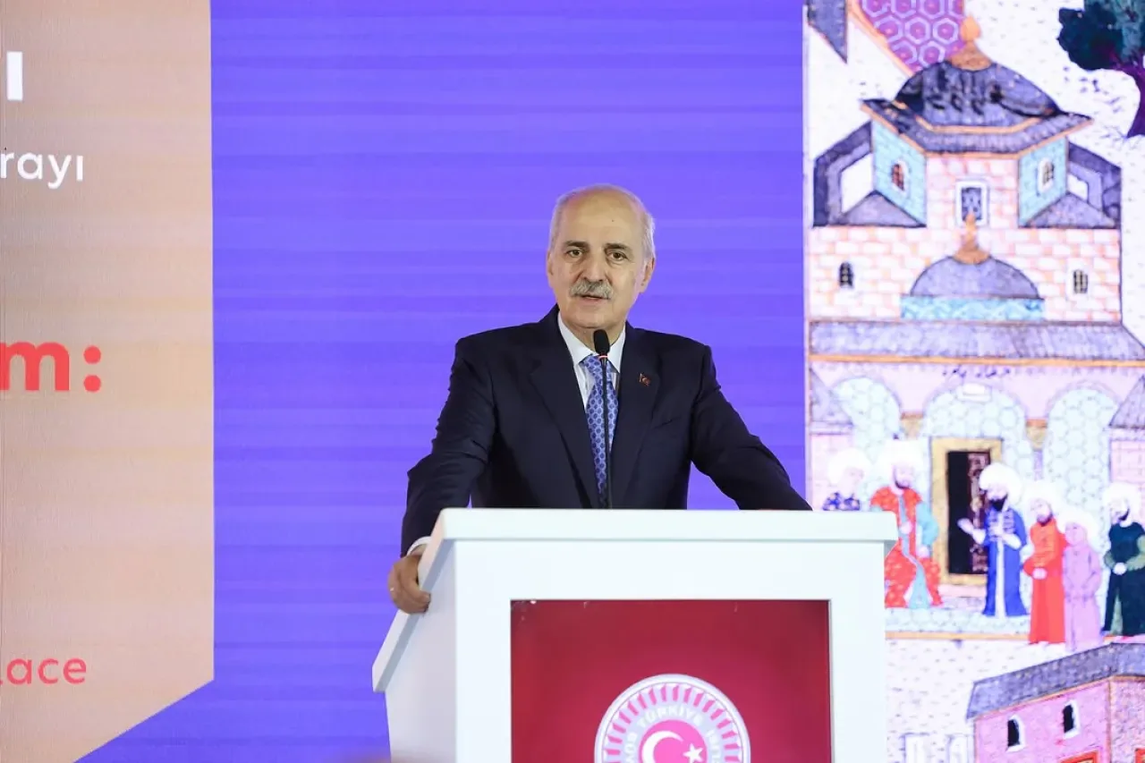 Millî Sarayların Yüzyılı Uluslararası Sempozyumu İstanbul'da Başladı Millî Sarayların Yüzyılı Uluslararası Sempozyumu İstanbul'da Başladı