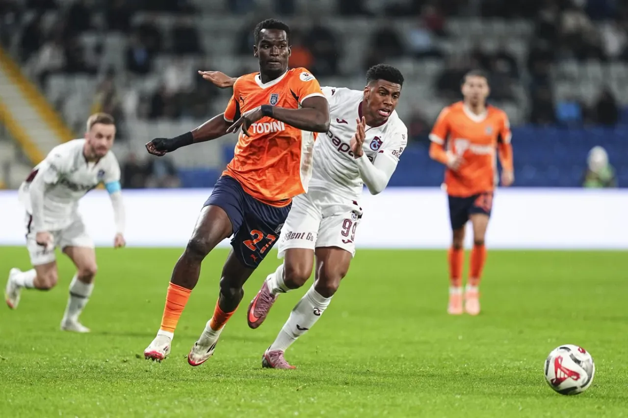 Başakşehir, Trabzonspor'a 4-3 Mağlup Oldu | Süper Lig Başakşehir, Trabzonspor'a 4-3 Mağlup Oldu | Süper Lig