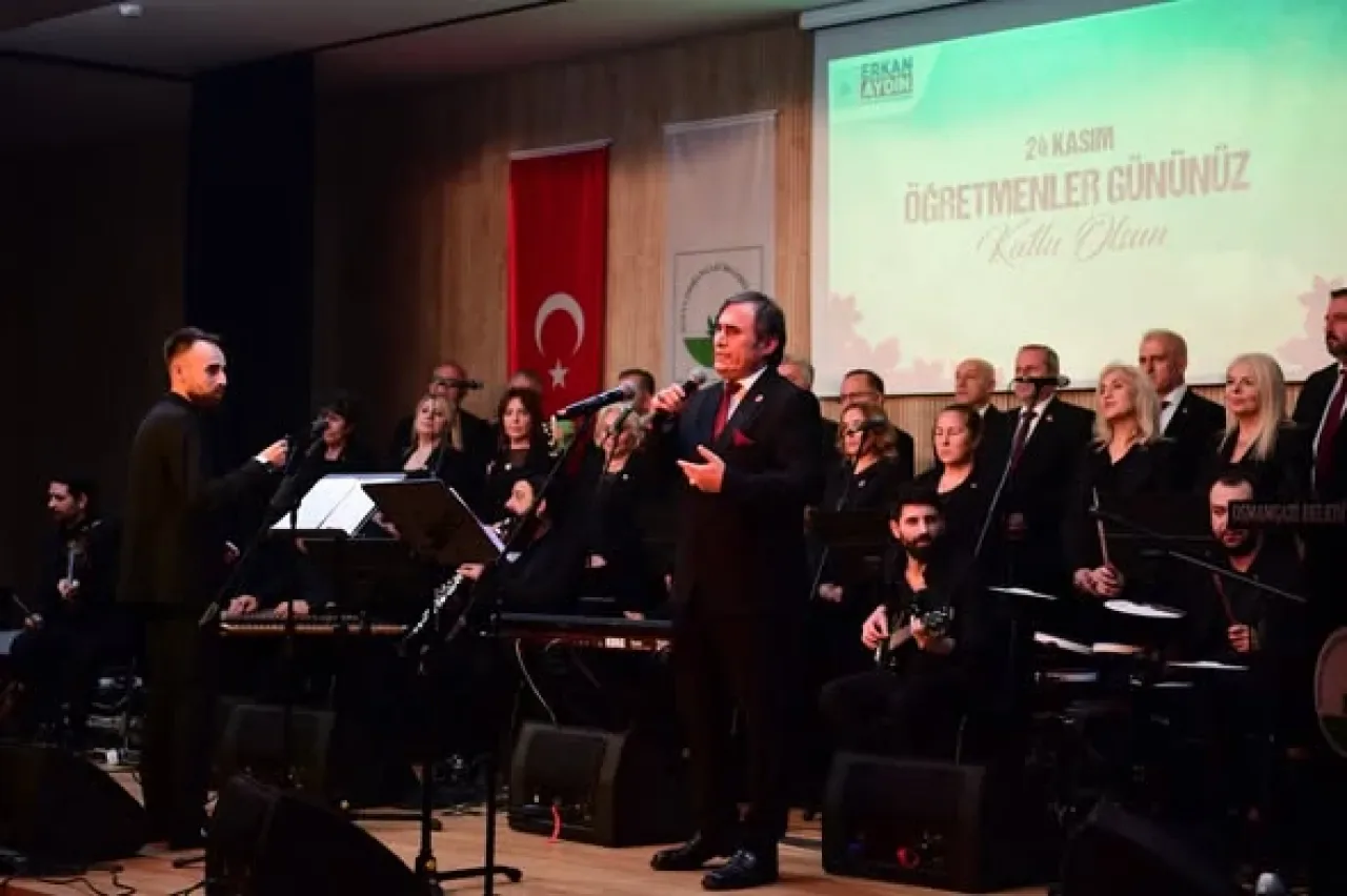 Osmangazi'de Çalgıcı Mektebi Muhtarlar Korosu'ndan Öğretmenler Günü Konseri Osmangazi'de Çalgıcı Mektebi Muhtarlar Korosu'ndan Öğretmenler Günü Konseri