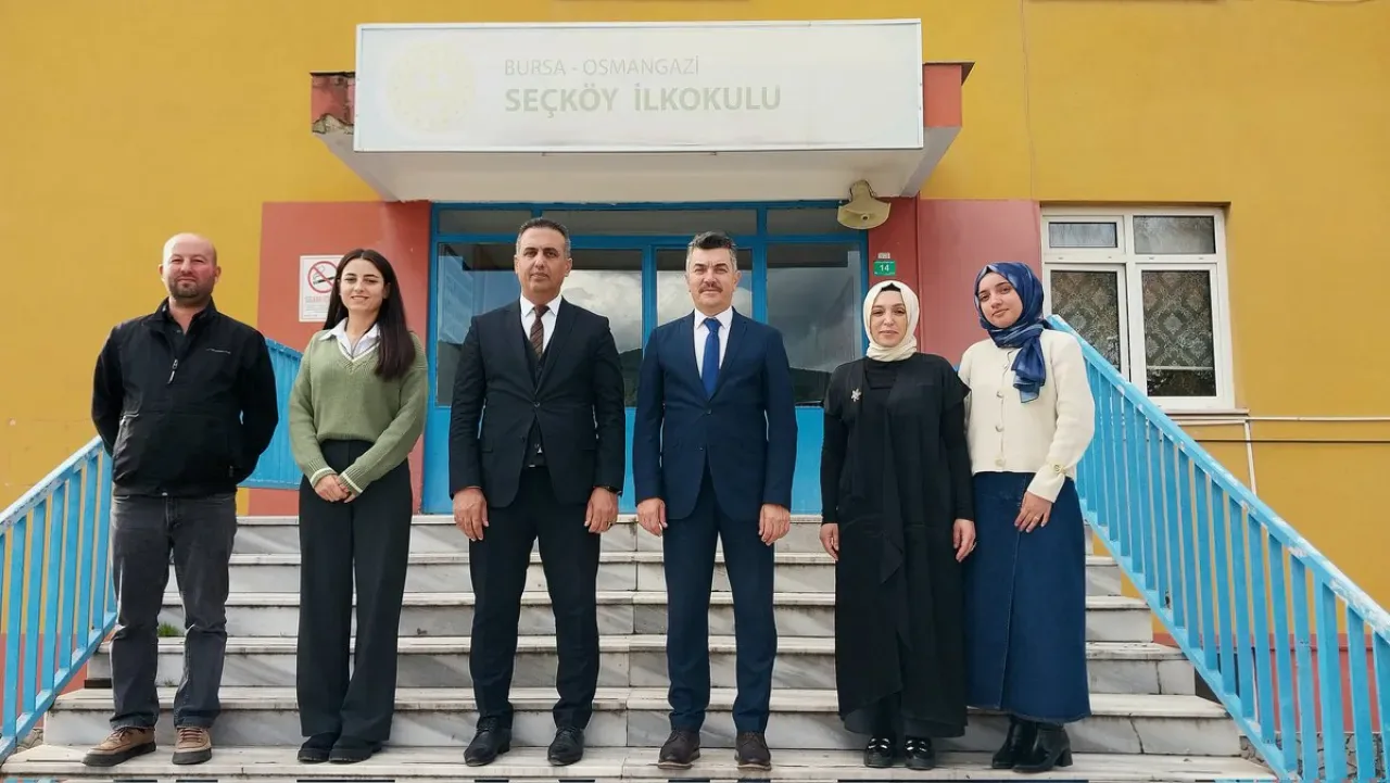 Bursa'da Öğretmenler Günü Ziyareti: Seçköy İlkokulu'na Anlamlı Kutlama Bursa'da Öğretmenler Günü Ziyareti: Seçköy İlkokulu'na Anlamlı Kutlama