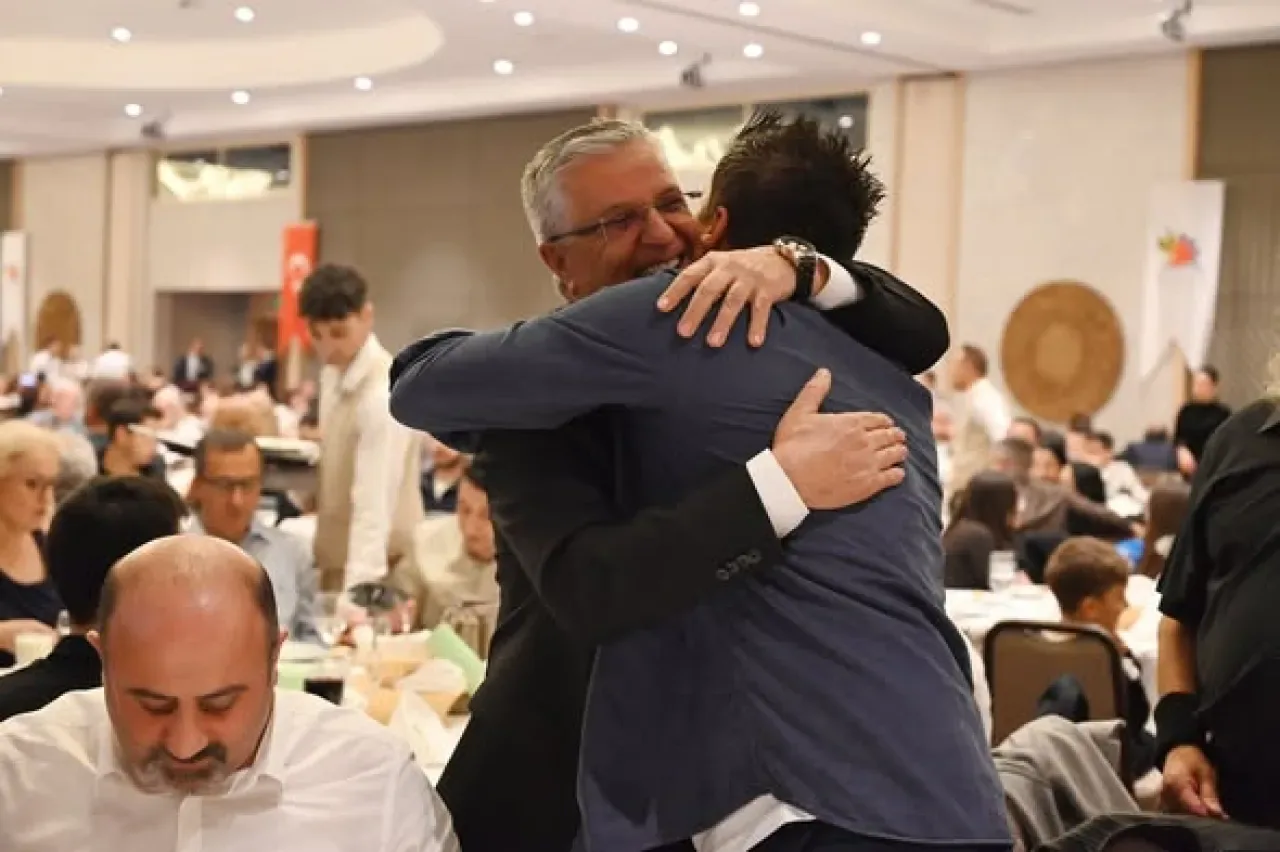 Kemer Belediye Başkanı Necati Topaloğlu, 24 Kasım Öğretmenler Günü'nde Öğretmenlerle Buluştu Kemer Belediye Başkanı Necati Topaloğlu, 24 Kasım Öğretmenler Günü'nde Öğretmenlerle Buluştu
