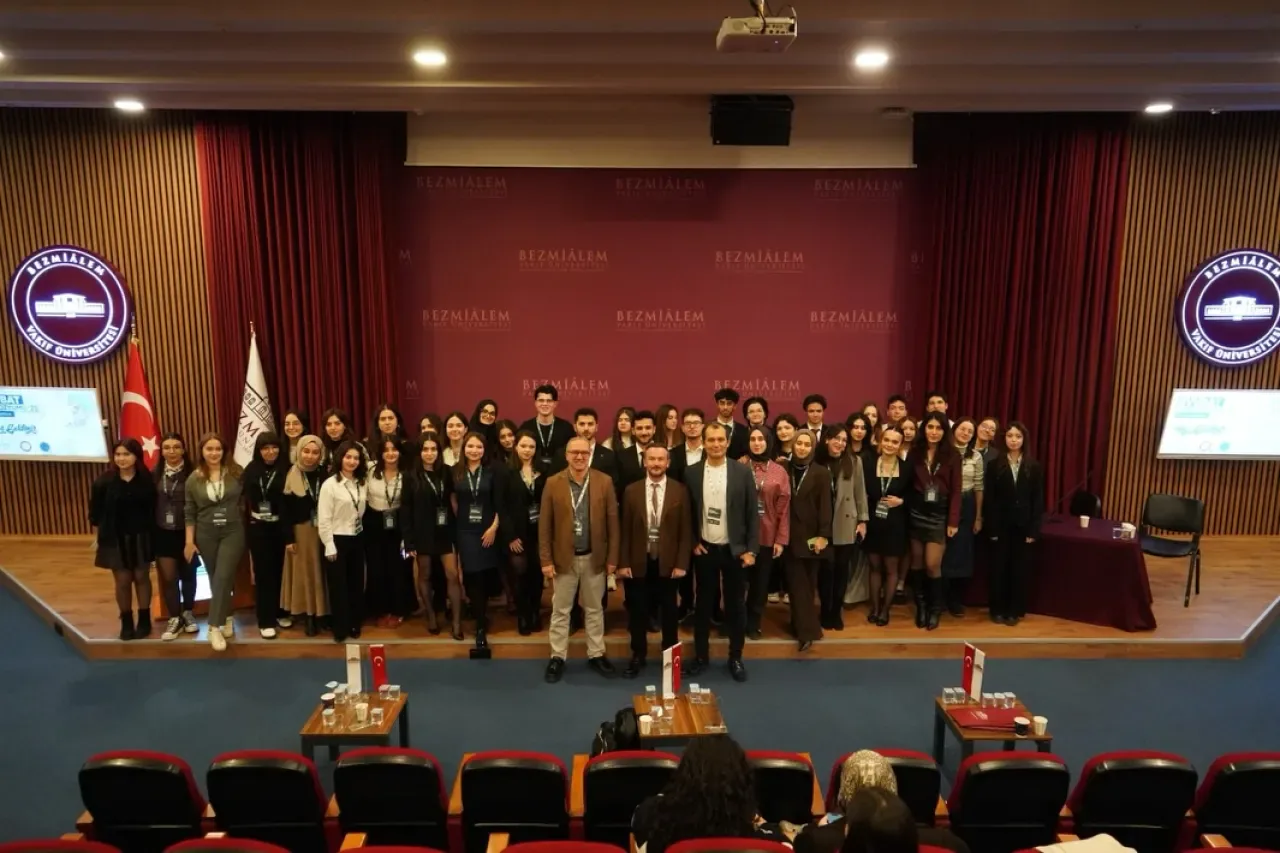 Bezmialem'de Mikroplastik ve Cerrahi Yenilikler Konuşuldu Bezmialem'de Mikroplastik ve Cerrahi Yenilikler Konuşuldu