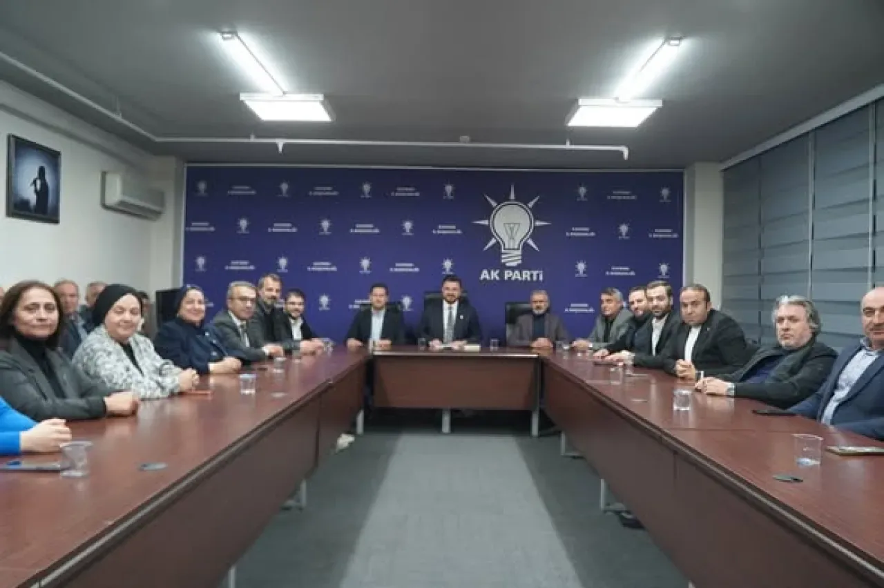 AK Parti Kayseri İl Başkanlığı'nda Haftalık Yönetim Kurulu Toplantısı Yapıldı AK Parti Kayseri İl Başkanlığı'nda Haftalık Yönetim Kurulu Toplantısı Yapıldı