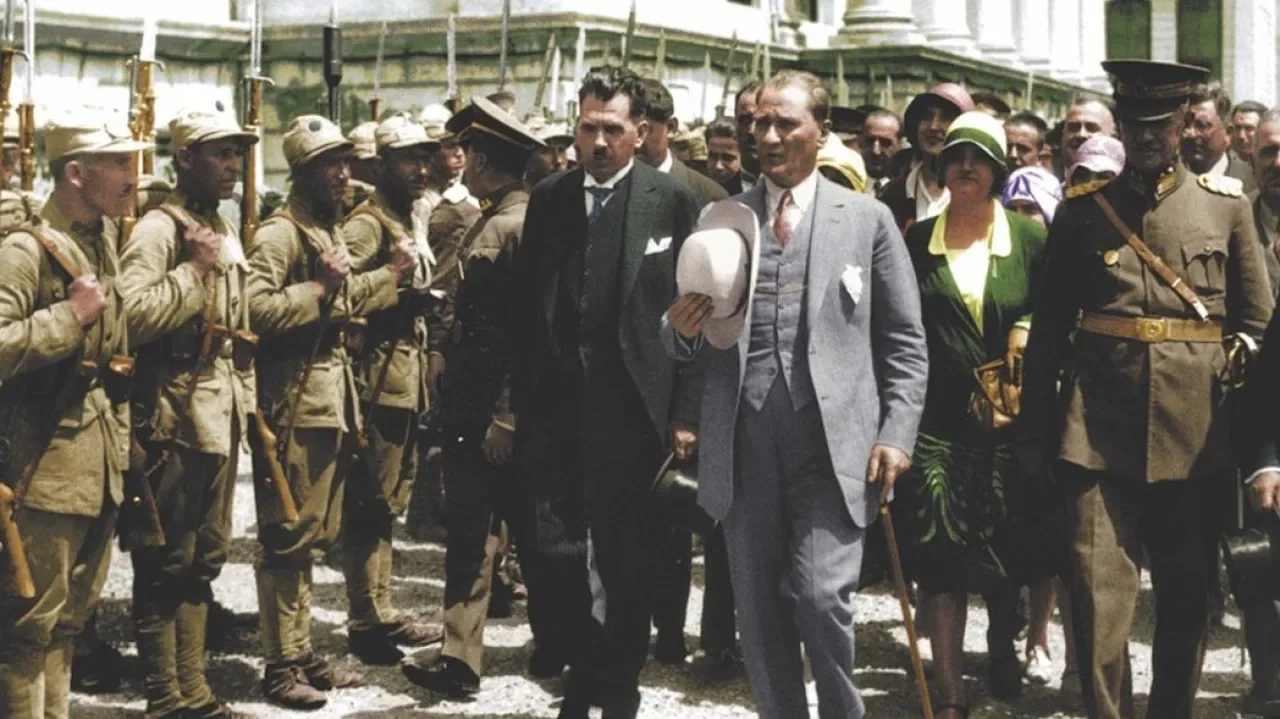 Türkiye'de Şapka Devrimi: 100 Yıl Önce Bugün Kabul Edilen Kanun Türkiye'de Şapka Devrimi: 100 Yıl Önce Bugün Kabul Edilen Kanun