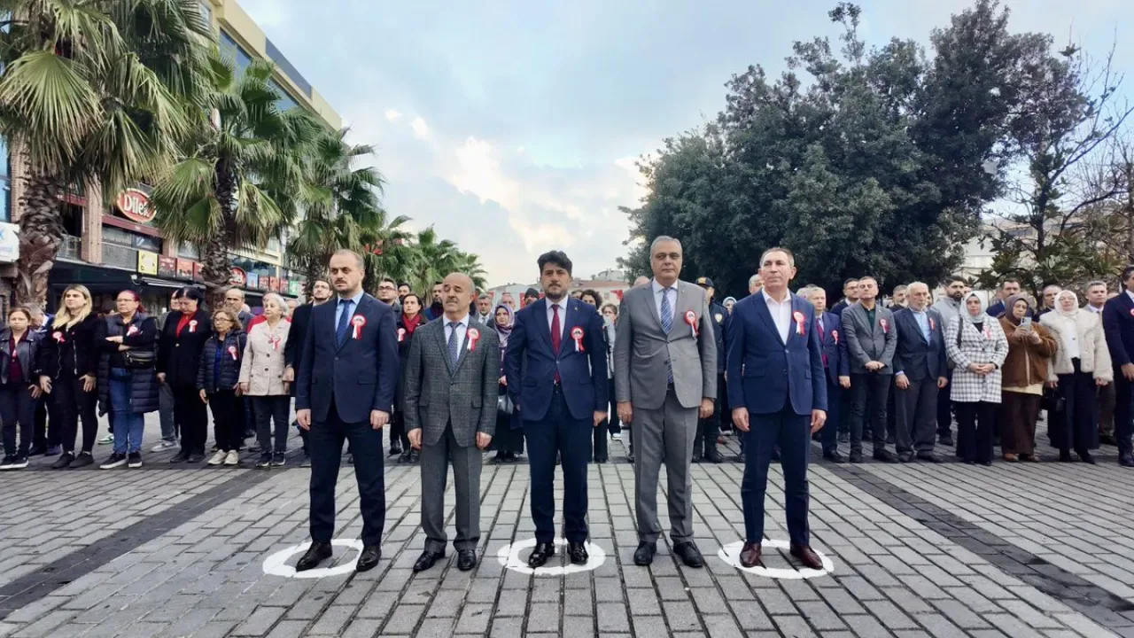 Gaziosmanpaşa'da 24 Kasım Öğretmenler Günü Çelenk Sunma Töreni Düzenlendi Gaziosmanpaşa'da 24 Kasım Öğretmenler Günü Çelenk Sunma Töreni Düzenlendi