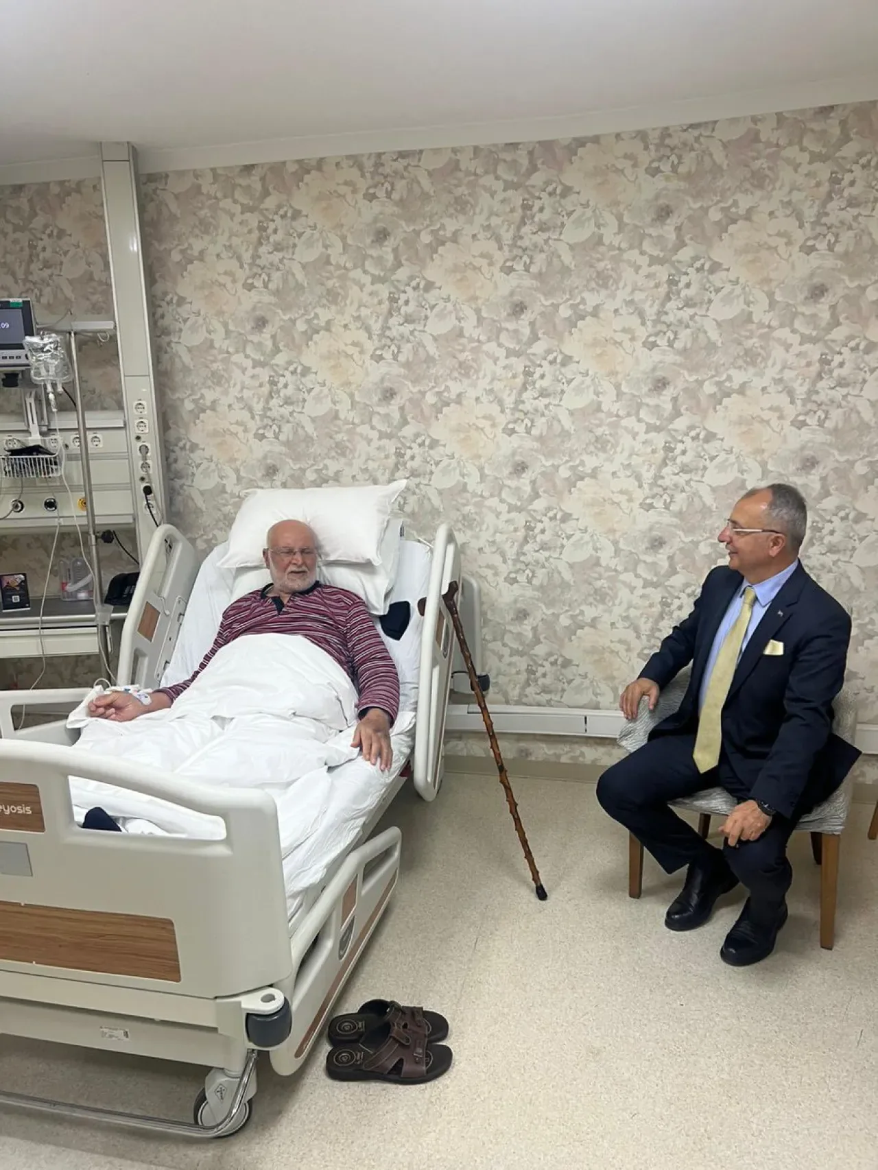 Ümraniye Kaymakamı Yüksel Çelik, İş İnsanı Ahmet Baydaroğlu'nu Ziyaret Etti Ümraniye Kaymakamı Yüksel Çelik, İş İnsanı Ahmet Baydaroğlu'nu Ziyaret Etti