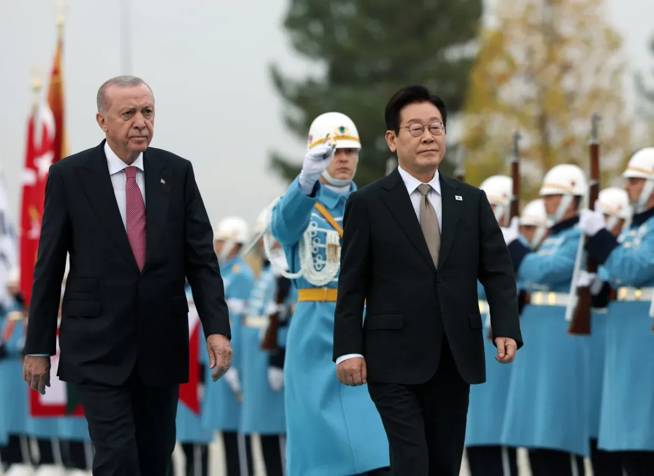 Türkiye ve Güney Kore İş Birliğini Derinleştiriyor: Ticaret, Savunma ve Nükleer Enerji Görüşmeleri Türkiye ve Güney Kore İş Birliğini Derinleştiriyor: Ticaret, Savunma ve Nükleer Enerji Görüşmeleri