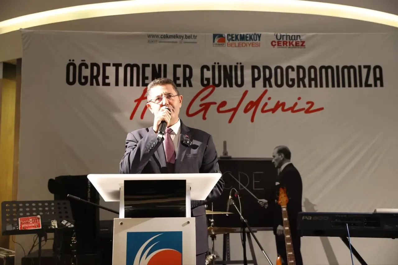 Çekmeköy'de Öğretmenler Günü Coşkusu: Eğitim Camiası Buluşması Çekmeköy'de Öğretmenler Günü Coşkusu: Eğitim Camiası Buluşması