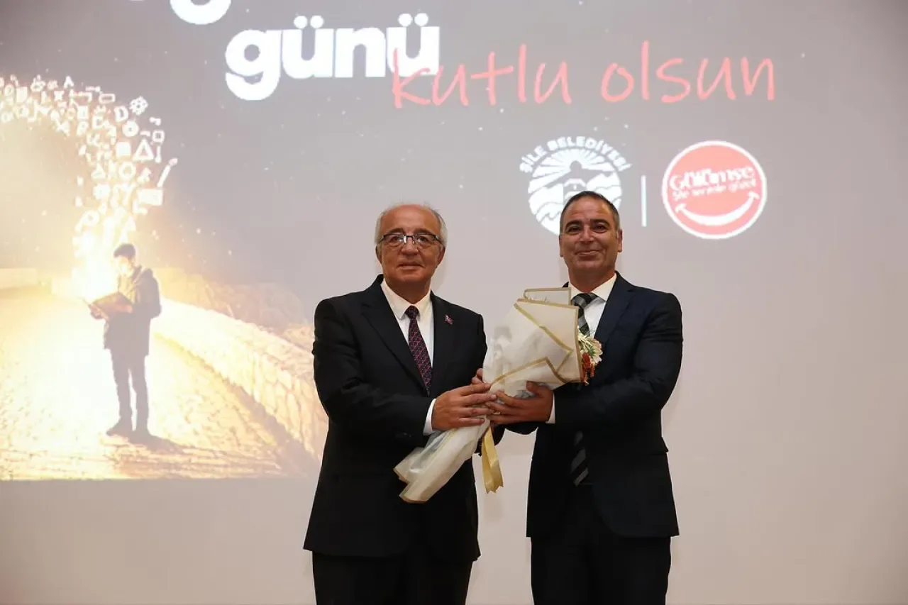 Şile'de Öğretmenler Günü Coşkusu: Öğretmenler Onurlandırıldı Şile'de Öğretmenler Günü Coşkusu: Öğretmenler Onurlandırıldı