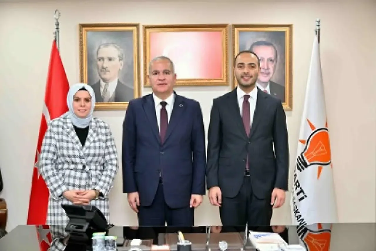 AK Parti Gaziosmanpaşa İlçe Başkanı İsmail Ergüneş'in Doğum Günü Kutlandı AK Parti Gaziosmanpaşa İlçe Başkanı İsmail Ergüneş'in Doğum Günü Kutlandı