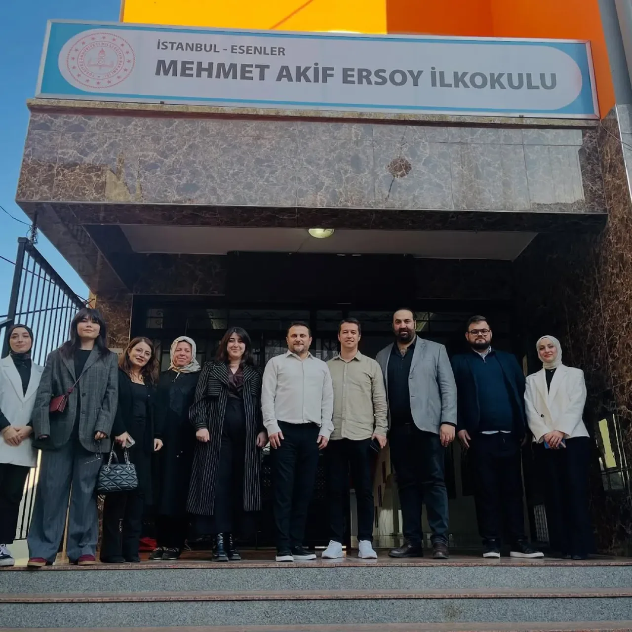 Esenler'de Öğretmenler Günü Ziyareti: "Geleceğimizi Yetiştiren Ellere Şükran" Esenler'de Öğretmenler Günü Ziyareti: "Geleceğimizi Yetiştiren Ellere Şükran"