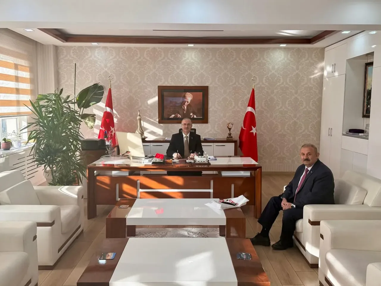 ATAŞEHİR KAYMAKAMINA NEAKET ZİYARETİ ATAŞEHİR KAYMAKAMINA NEAKET ZİYARETİ