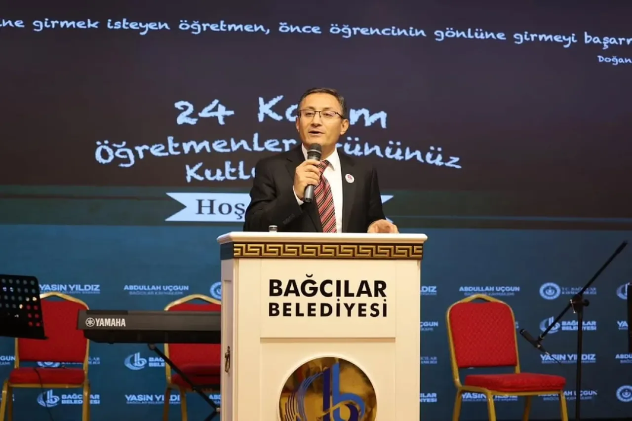 Bağcılar'da 24 Kasım Öğretmenler Günü Kutlaması Bağcılar'da 24 Kasım Öğretmenler Günü Kutlaması