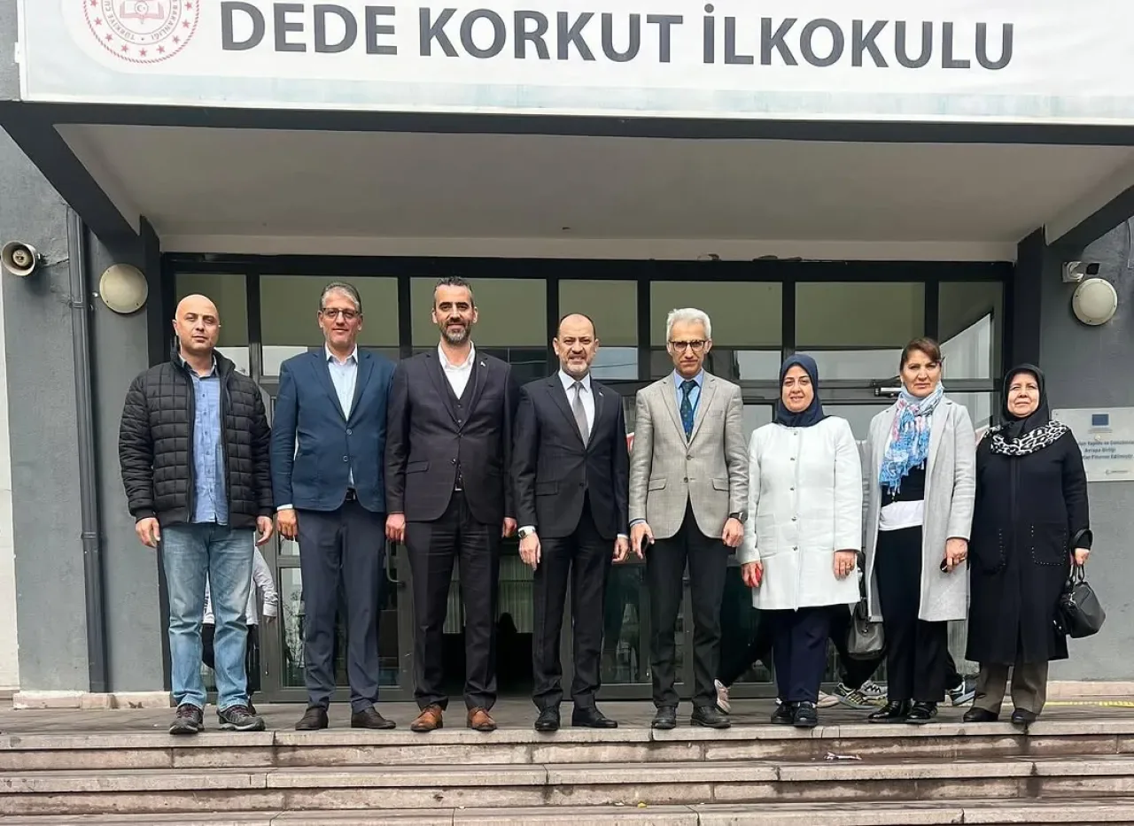 Yenimahalle AK Parti İlçe Başkanlığı, Öğretmenler Günü'nde Dede Korkut İlkokulu'nu Ziyaret Etti Yenimahalle AK Parti İlçe Başkanlığı, Öğretmenler Günü'nde Dede Korkut İlkokulu'nu Ziyaret Etti