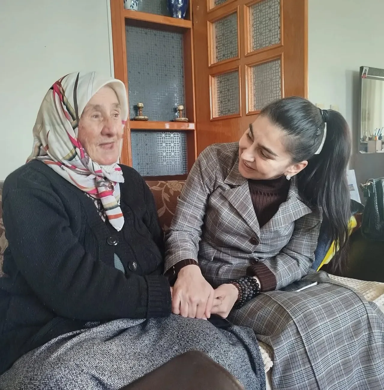 AK Parti Kadın Kolları Maltepe'de Üye Buluşmalarına Devam Ediyor AK Parti Kadın Kolları Maltepe'de Üye Buluşmalarına Devam Ediyor