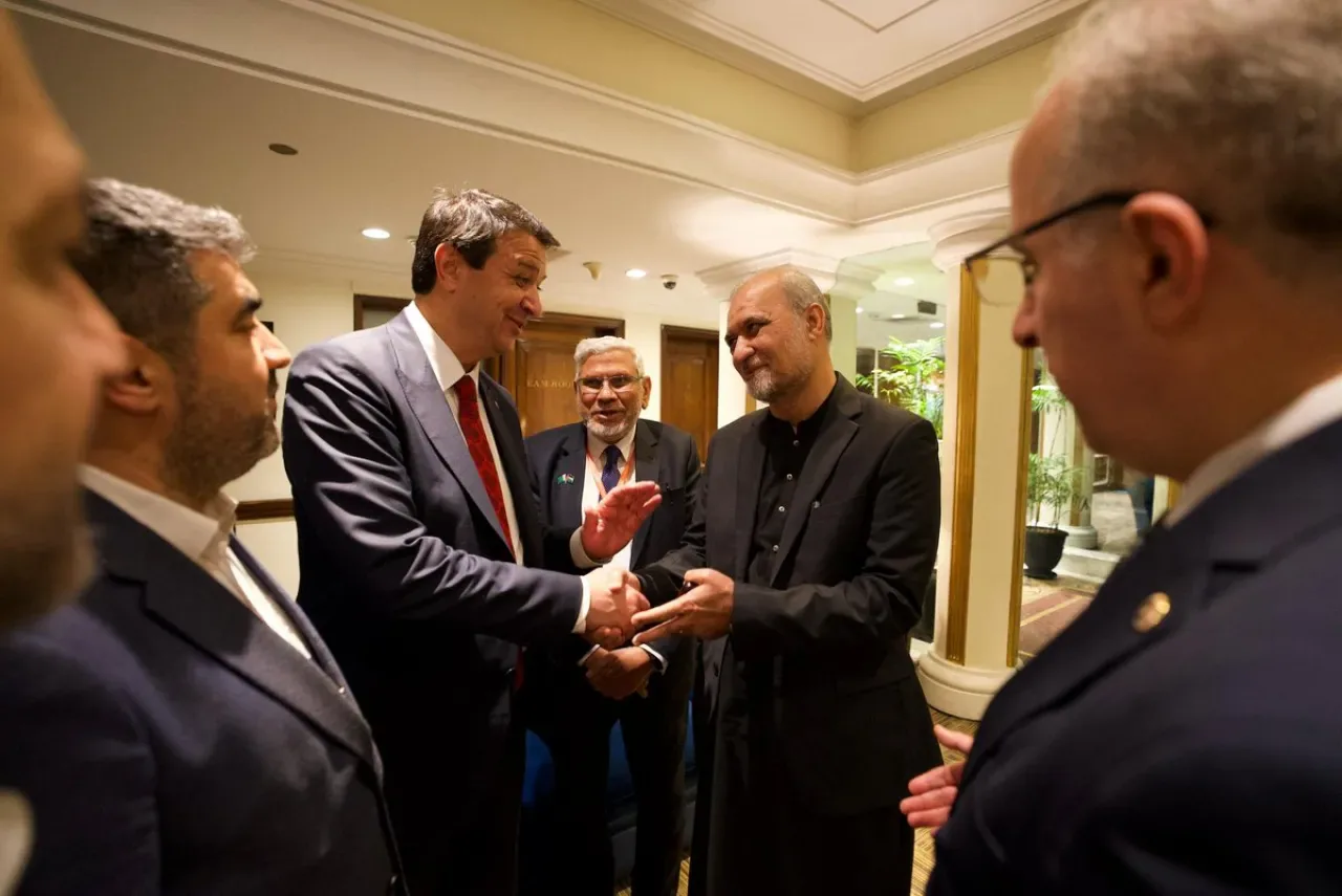 Saadet Partisi Genel Başkanı Mahmut Arıkan Pakistan'da Adil Düzen Konferansı'na Katıldı Saadet Partisi Genel Başkanı Mahmut Arıkan Pakistan'da Adil Düzen Konferansı'na Katıldı