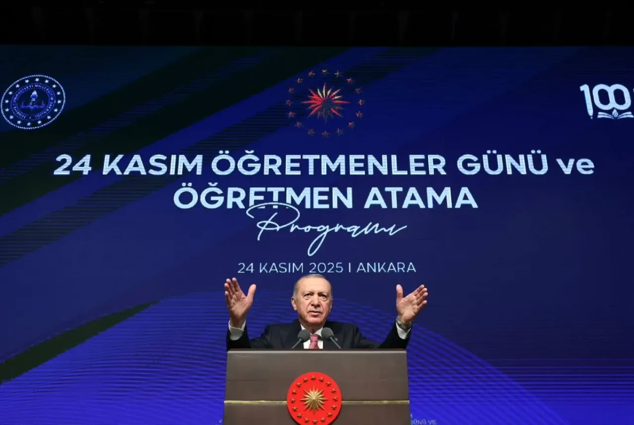 Öğretmenler Günü'nde Tarihi Atama ve Yeni Hedefler Açıklandı Öğretmenler Günü'nde Tarihi Atama ve Yeni Hedefler Açıklandı