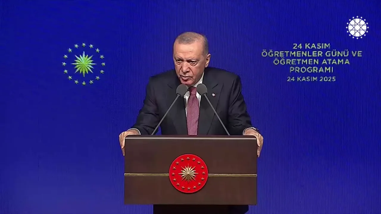 Türkiye'de Eğitimde Devrim: Öğretmen Sayısı 1 Milyon 34 Bini Aştı Türkiye'de Eğitimde Devrim: Öğretmen Sayısı 1 Milyon 34 Bini Aştı