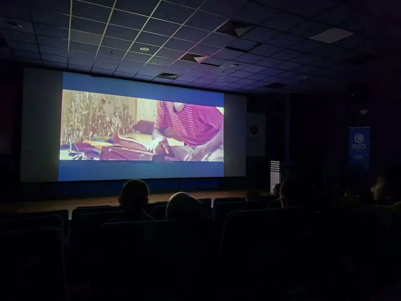 Anadolu Gençlik Derneği Bağcılar Ortaokullar Komisyonu Baba Oğul Sinema Etkinliği Düzenledi Anadolu Gençlik Derneği Bağcılar Ortaokullar Komisyonu Baba Oğul Sinema Etkinliği Düzenledi