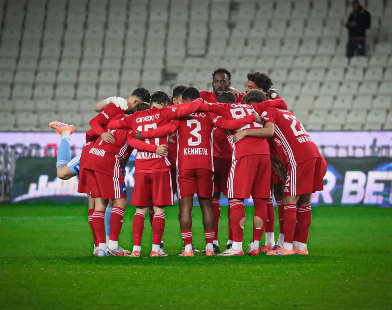 Antalyaspor'un Yeni İsim Sponsoru Bitexen Oldu Antalyaspor'un Yeni İsim Sponsoru Bitexen Oldu