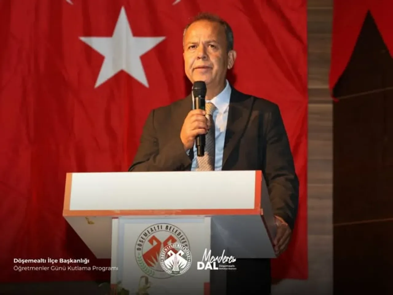 Döşemealtı'nda Öğretmenler Günü Coşkuyla Kutlandı Döşemealtı'nda Öğretmenler Günü Coşkuyla Kutlandı