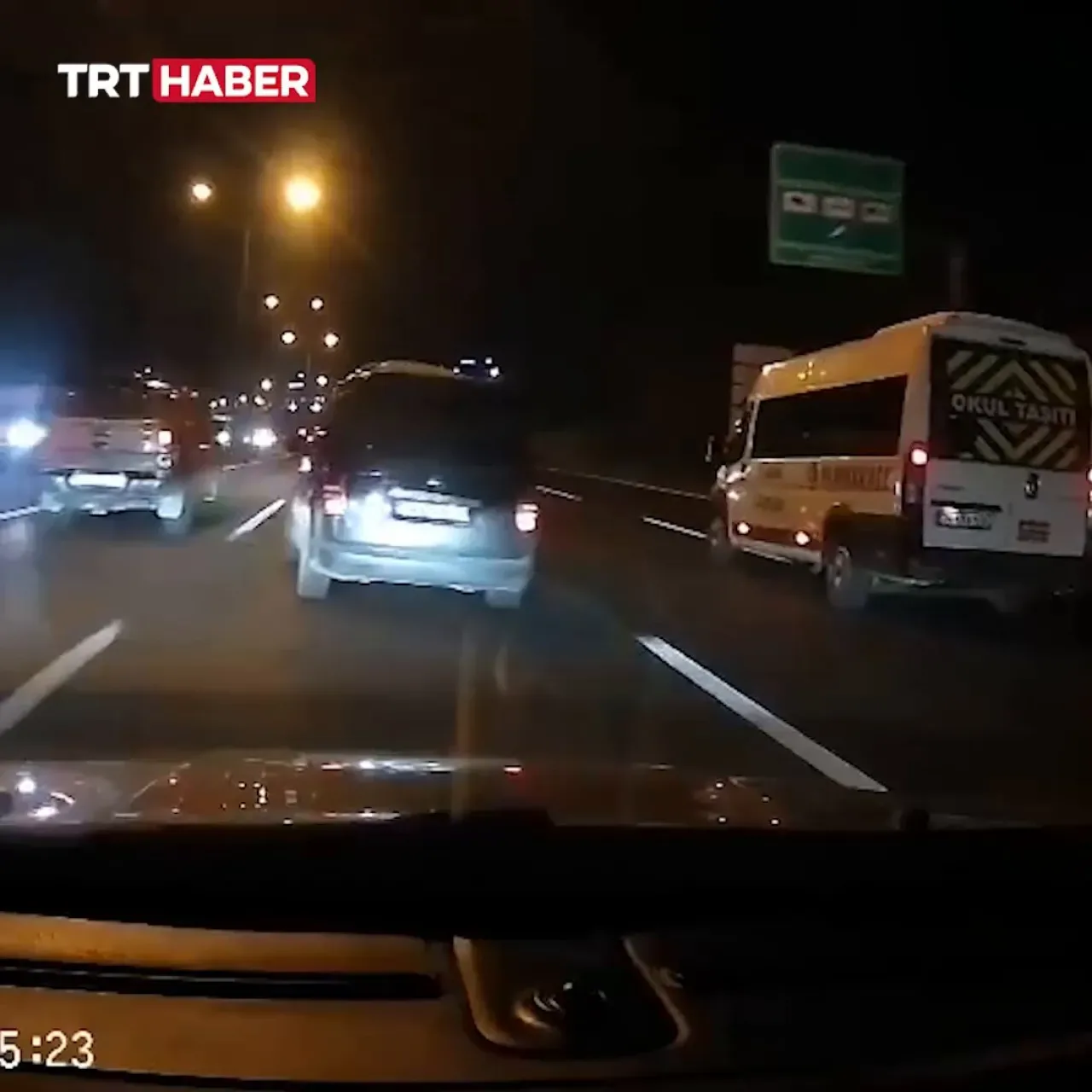 Beykoz'da Kontrolünü Kaybeden Sürücü, Kamyonete Çarptı Beykoz'da Kontrolünü Kaybeden Sürücü, Kamyonete Çarptı