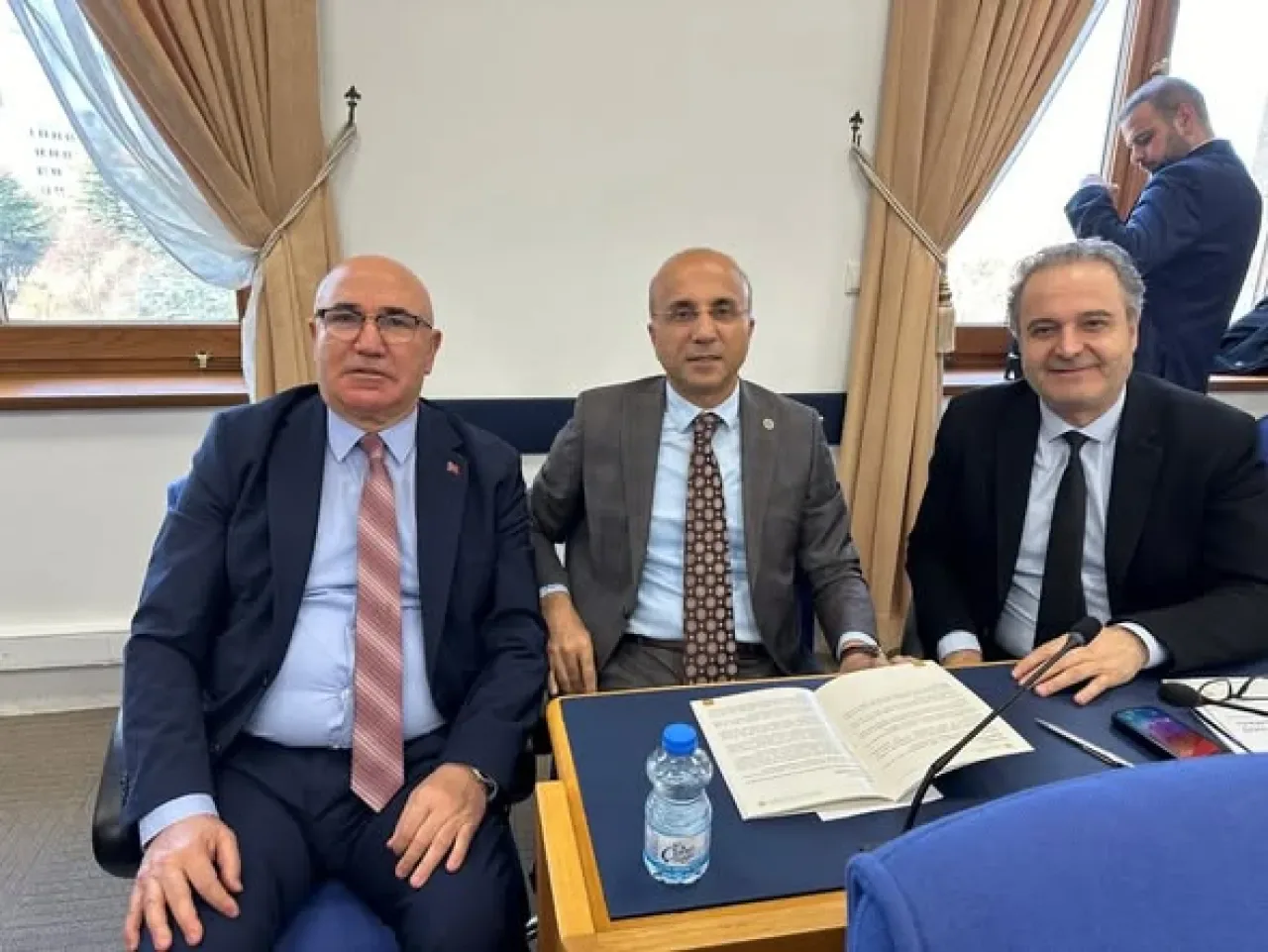 CHP'li Aşkın Genç, Adalet Bakanlığı'nın 2026 Bütçe Teklifini TBMM'de Eleştirdi CHP'li Aşkın Genç, Adalet Bakanlığı'nın 2026 Bütçe Teklifini TBMM'de Eleştirdi