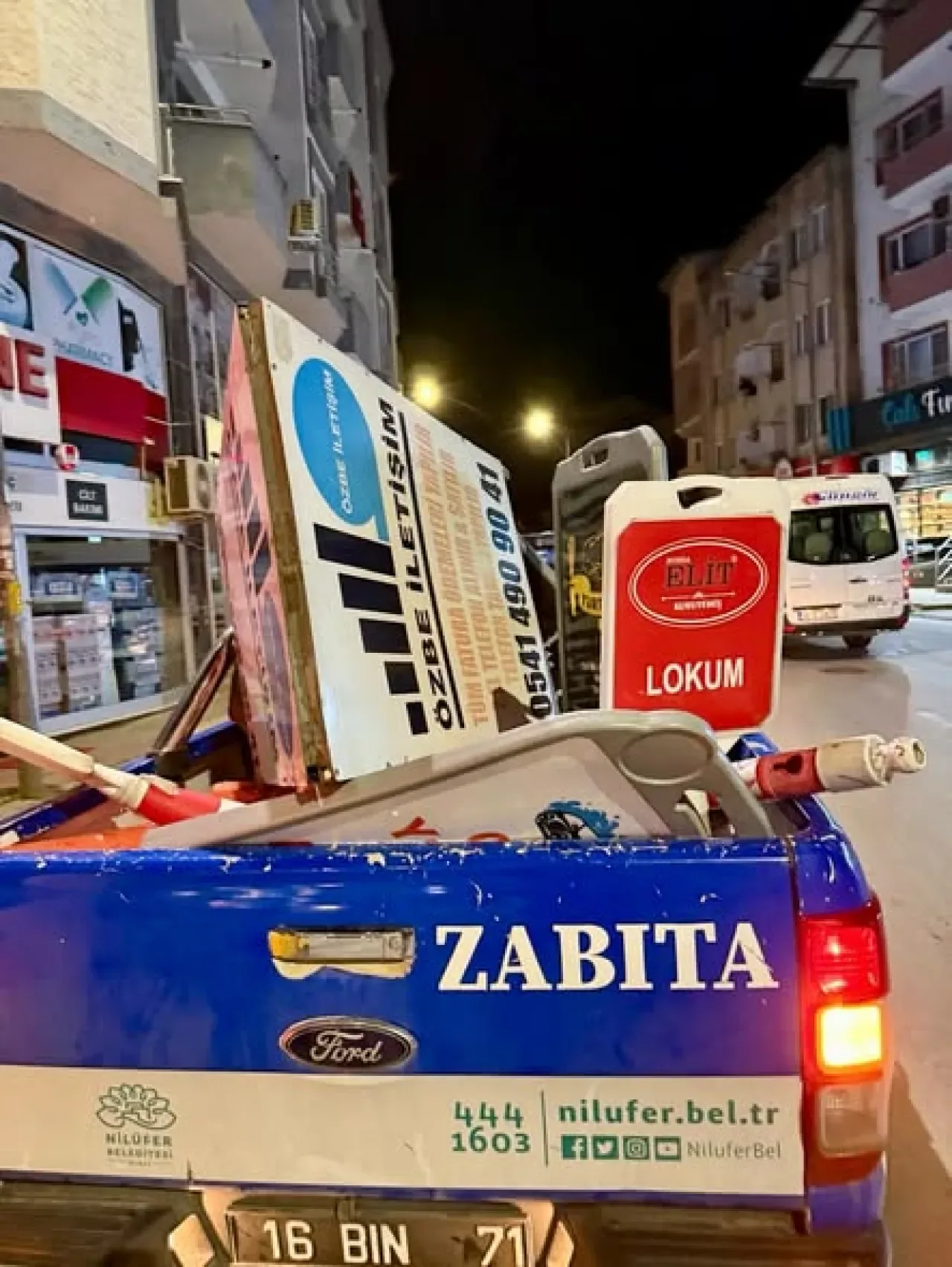 Nilüfer Belediyesi, Çalı Mahallesi'nde Yaya Yolu İşgallerine Operasyon Düzenledi Nilüfer Belediyesi, Çalı Mahallesi'nde Yaya Yolu İşgallerine Operasyon Düzenledi