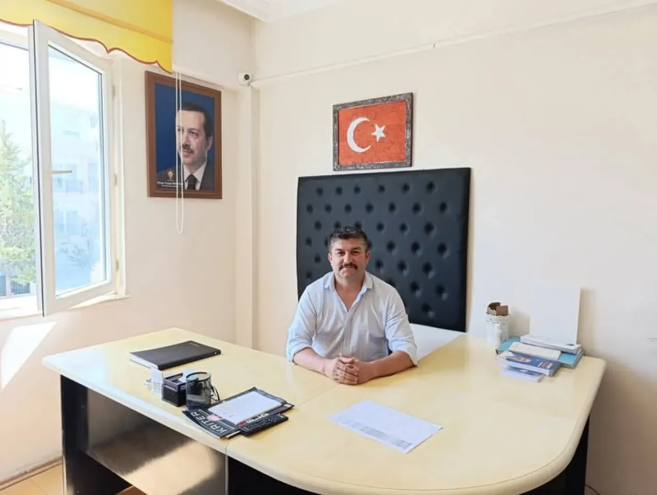 AK Parti Konyaaltı İlçe Teşkilatı Vatandaşları Çaya Davet Ediyor AK Parti Konyaaltı İlçe Teşkilatı Vatandaşları Çaya Davet Ediyor