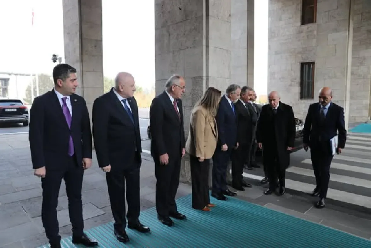 Devlet Bahçeli TBMM'de Grup Toplantısını Gerçekleştirdi Devlet Bahçeli TBMM'de Grup Toplantısını Gerçekleştirdi