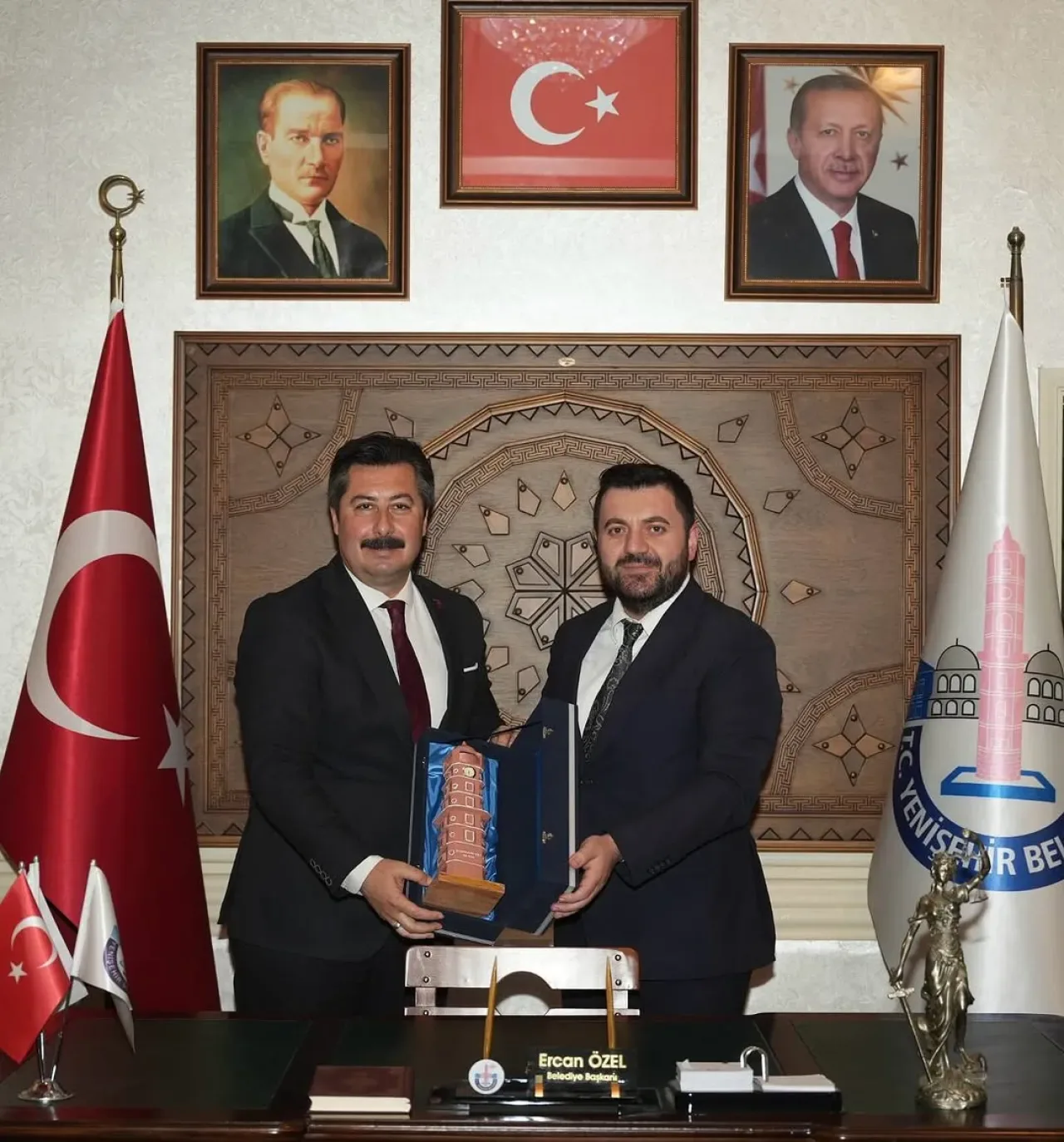 Bursa Yenişehir Belediye Başkanı Ercan Özel, AK Parti'li Heyeti Ağırladı Bursa Yenişehir Belediye Başkanı Ercan Özel, AK Parti'li Heyeti Ağırladı