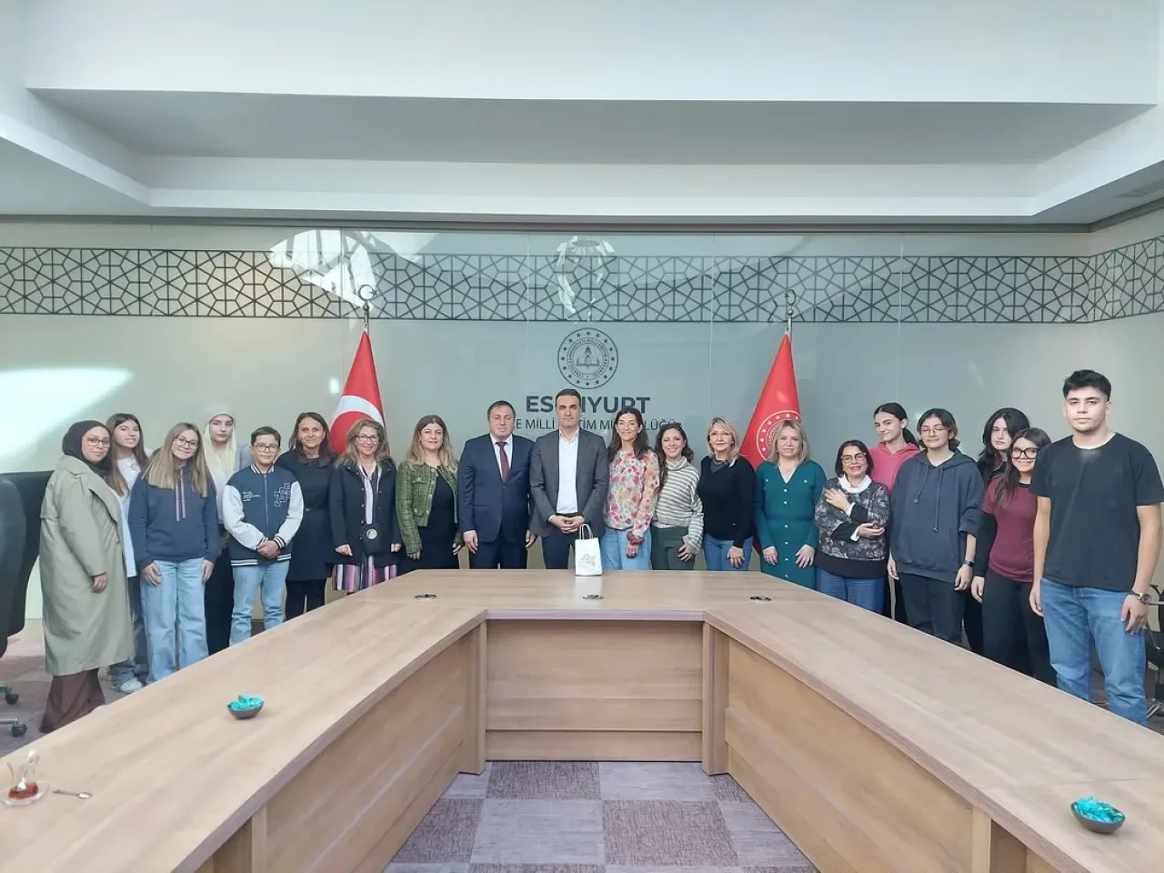 Esenyurt'ta Erasmus İş Birliği: İtalyan Öğretmen ve Öğrenciler Misafir Edildi Esenyurt'ta Erasmus İş Birliği: İtalyan Öğretmen ve Öğrenciler Misafir Edildi