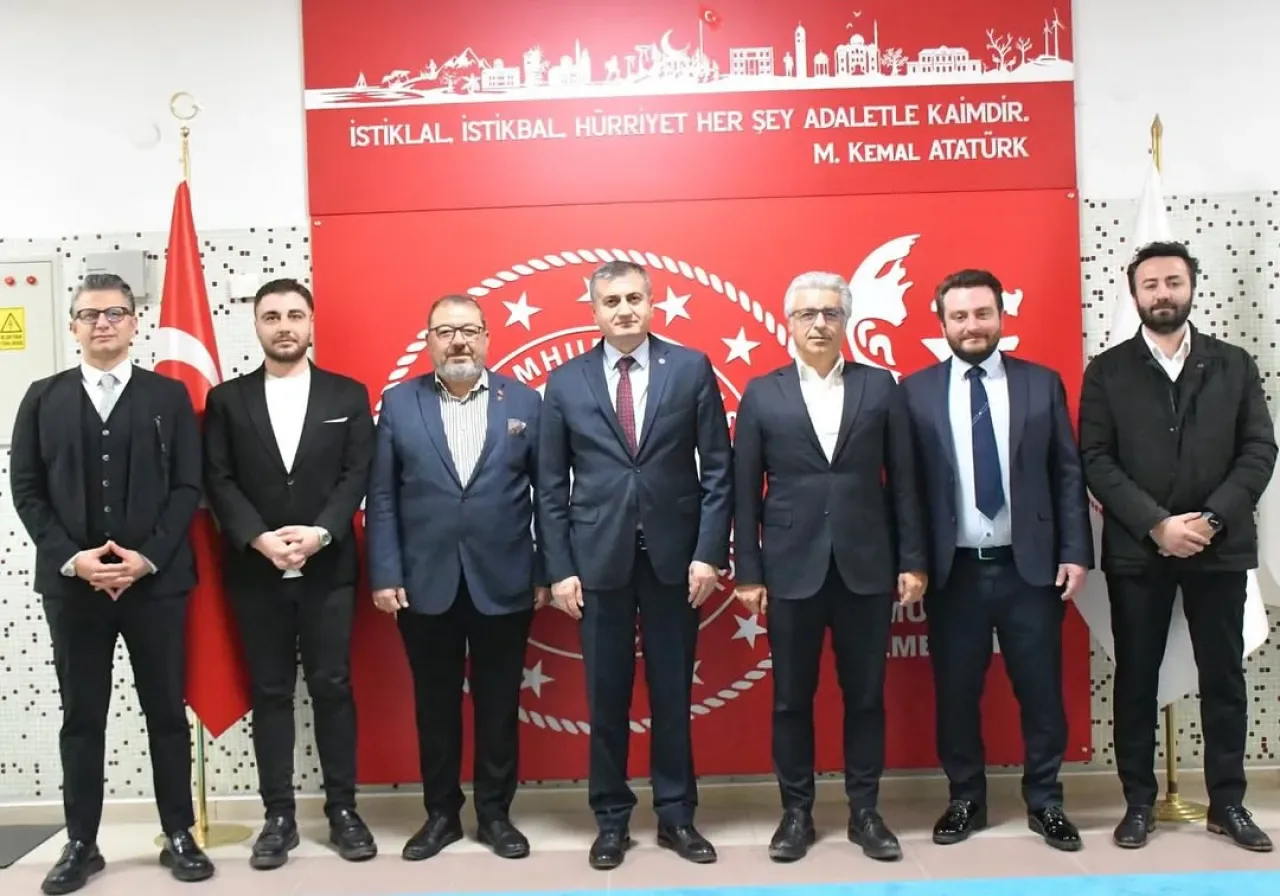 Balıkesirspor Yönetimi, Başsavcı Abdulkadir Akın'ı Ziyaret Etti Balıkesirspor Yönetimi, Başsavcı Abdulkadir Akın'ı Ziyaret Etti