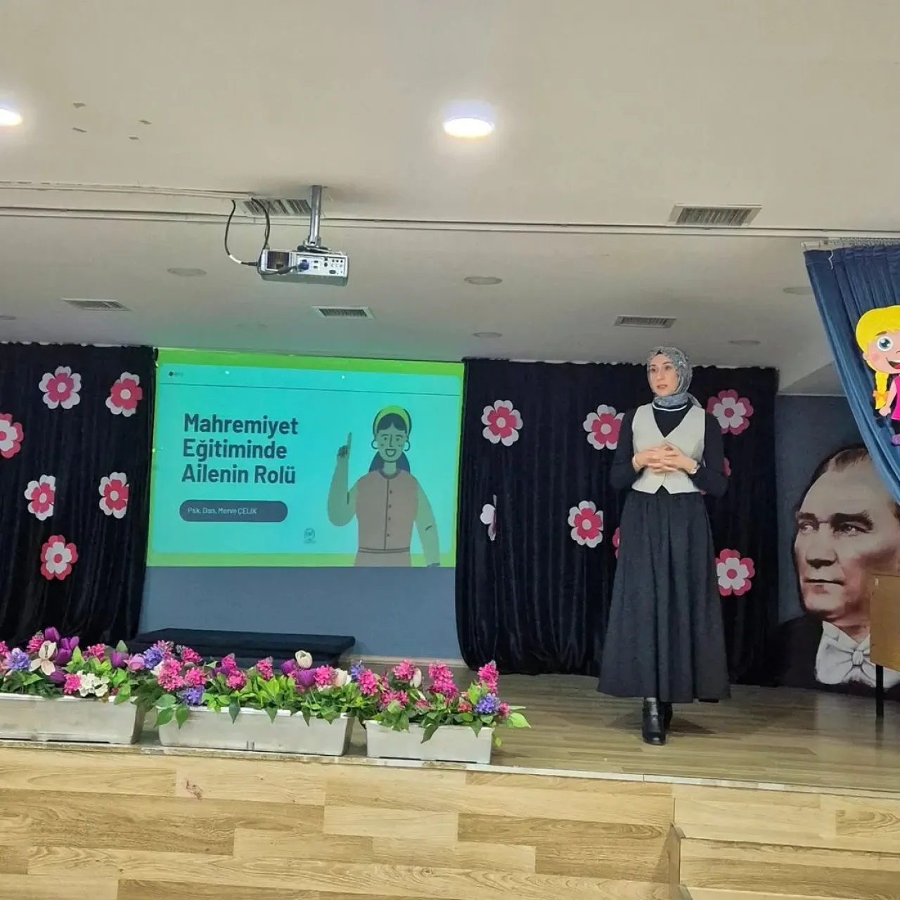 Avcılarda Veli Akademileri Kapsamında Mahremiyet Eğitimi Semineri Düzenlendi Avcılarda Veli Akademileri Kapsamında Mahremiyet Eğitimi Semineri Düzenlendi