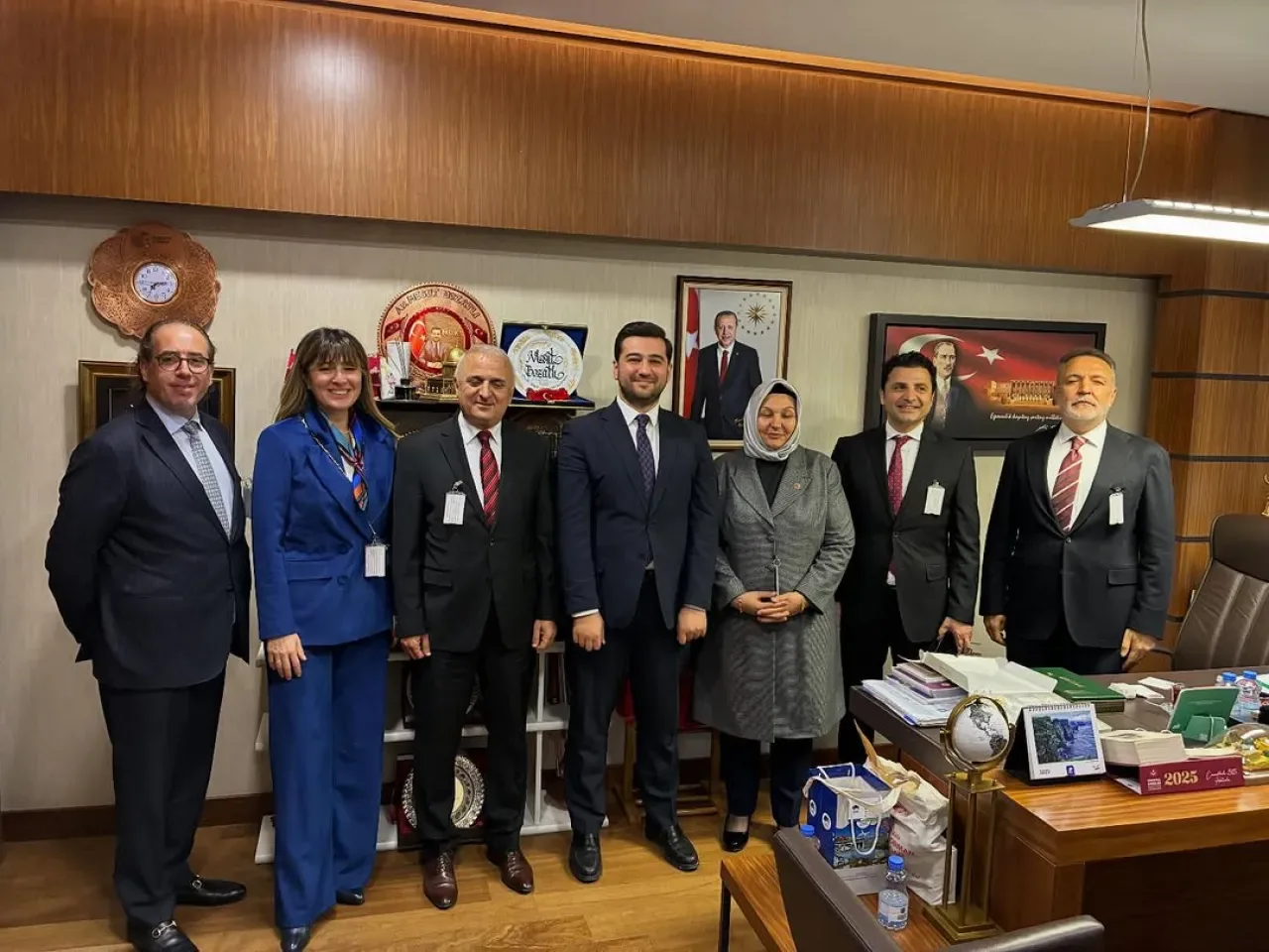 Gaziantep Milletvekili Mesut Bozatlı, İstanbul Gaziantepliler Derneği Yönetimini TBMM'de Ağırladı Gaziantep Milletvekili Mesut Bozatlı, İstanbul Gaziantepliler Derneği Yönetimini TBMM'de Ağırladı