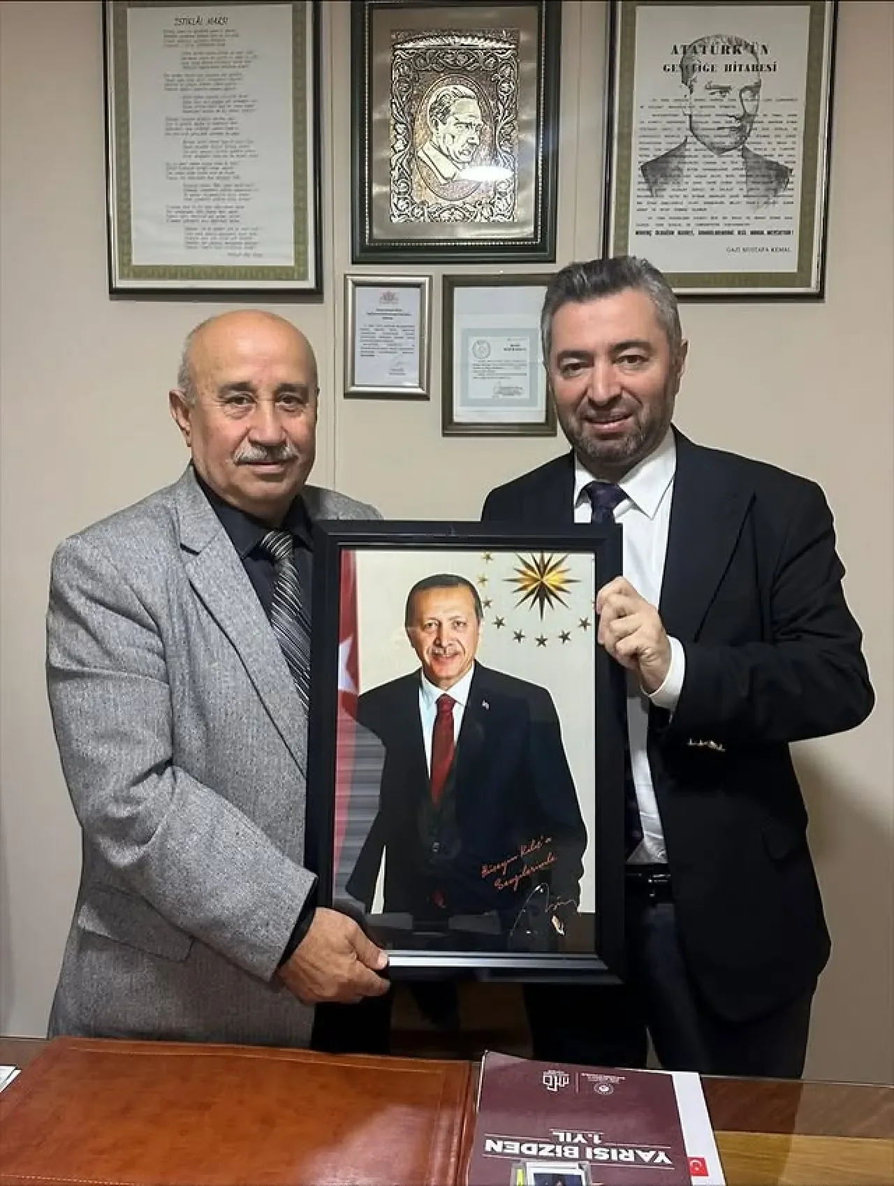 AK Parti Kağıthane İlçe Başkanı Erkan Yıldırım, Mahalle Muhtarlarıyla Bir Araya Geldi AK Parti Kağıthane İlçe Başkanı Erkan Yıldırım, Mahalle Muhtarlarıyla Bir Araya Geldi
