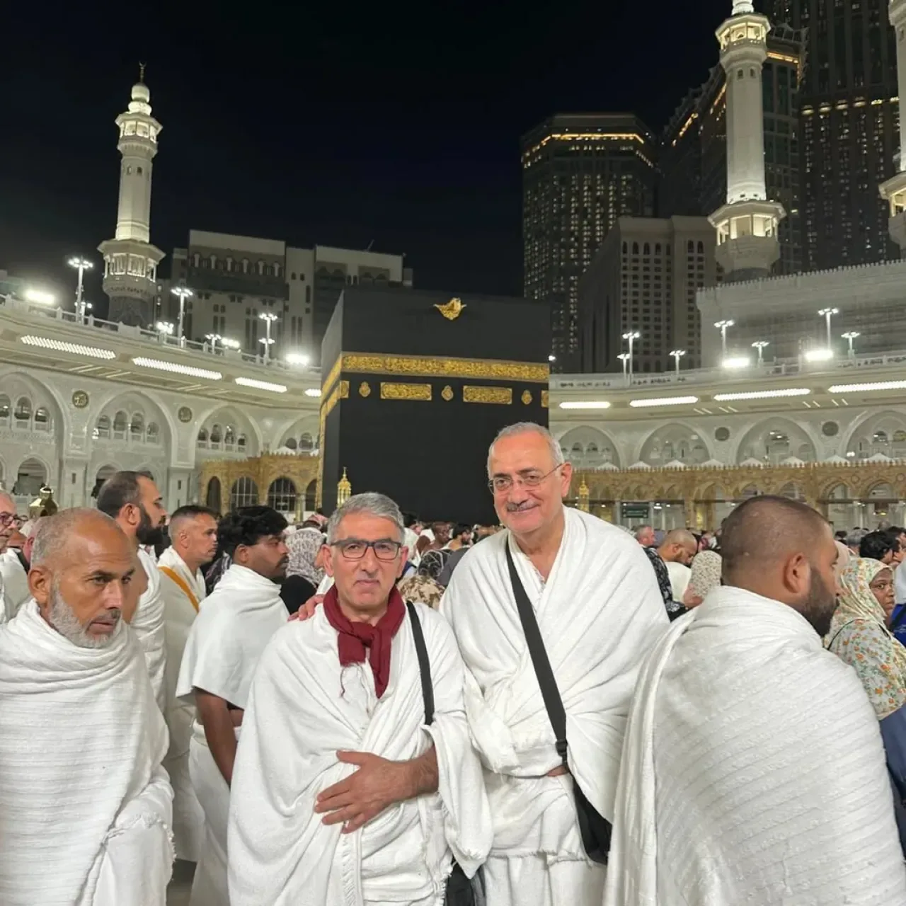Sincan Umre Kafilesi Kutsal Topraklardan Döndü Sincan Umre Kafilesi Kutsal Topraklardan Döndü