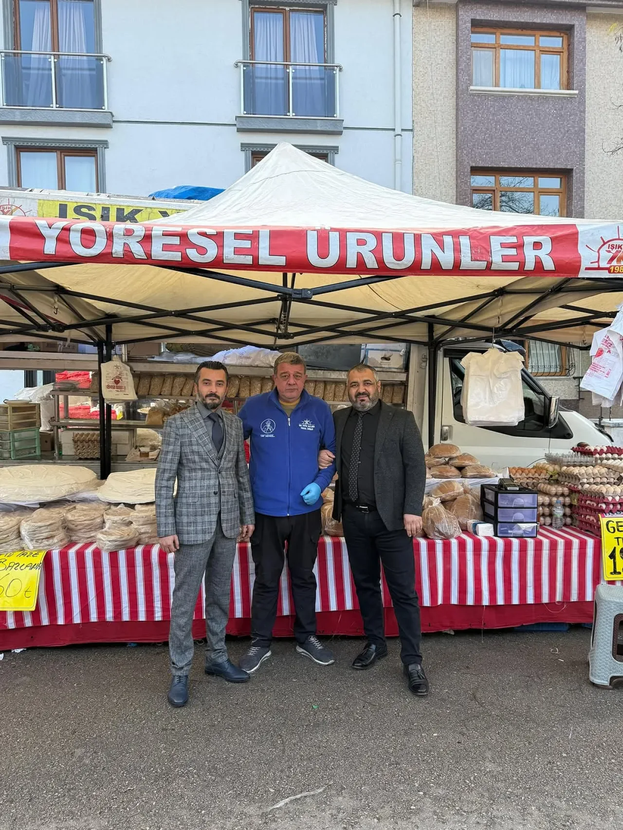 MHP Yenimahalle İlçe Başkanlığı, Gazimahallesi Semt Pazarı Esnafını Ziyaret Etti MHP Yenimahalle İlçe Başkanlığı, Gazimahallesi Semt Pazarı Esnafını Ziyaret Etti