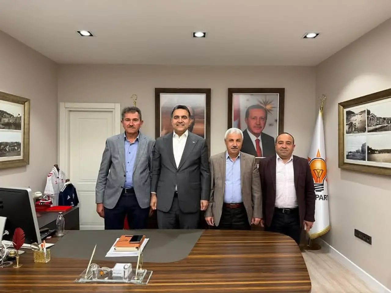 AK Parti Sarıyer İlçe Başkanı Halil İbrahim Kurşun, Doğanşar Kozlu Köyü Muhtarı'nın Ziyaretini Ağırladı AK Parti Sarıyer İlçe Başkanı Halil İbrahim Kurşun, Doğanşar Kozlu Köyü Muhtarı'nın Ziyaretini Ağırladı